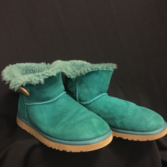 Green Uggs, Size 7 - Picture 1 of 2